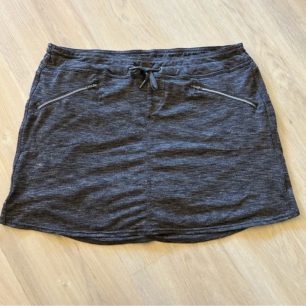 Kuhl Mova Zip Skort size Medium